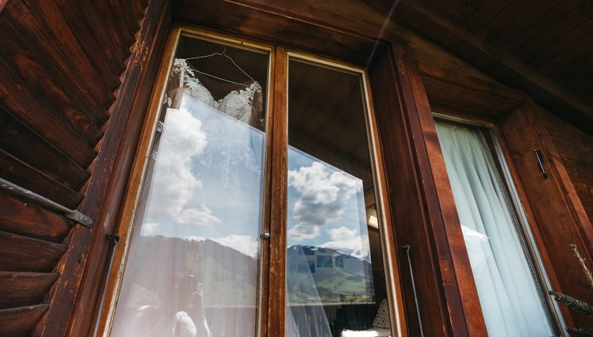 Sur quels critères orienter son choix de porte fenêtre en bois sur mesure ?